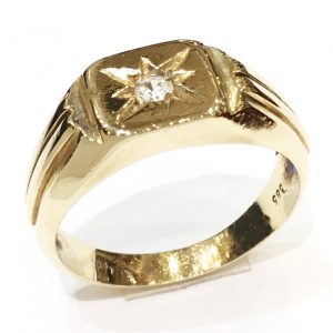 Ανδρικό χρυσό δαχτυλίδι με λευκό ζαφείρι