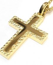 Χρυσός χειροποίητος σταυρός με σφυρήλατο περίγραμμα
