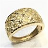 Χρυσό μοντέρνο δαχτυλίδι με σκαλισματα