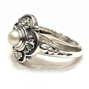 Ασημένιο βυζαντινό δαχτυλίδι με μαργαριτάρι