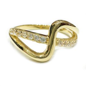Χρυσό γυναικείο δαχτυλίδι με πέτρες