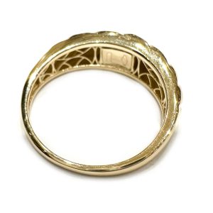 Μοντέρνο χρυσό στριφτό δαχτυλίδι
