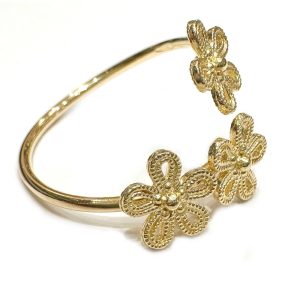 Χρυσό δαχτυλίδι με τρία λουλούδια
